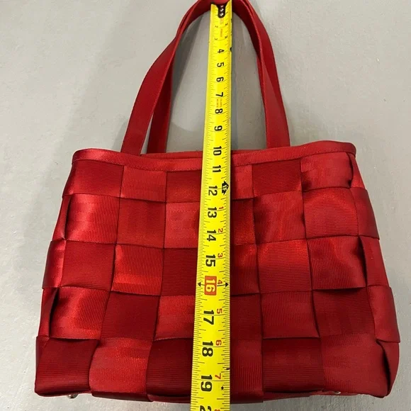 Harveys The Original Seatbelt Bag Medium Tote-Cherry Red - Picture 7 of 9
